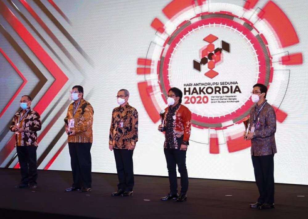 podiumnews.com-Bupati Giri Prasta Terima 2 Penghargaan Dari KPK RI